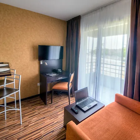 Отель Zenitude Parc L Escale Тулуза