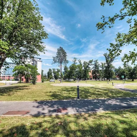 Zenitude Parc L Escale Отель *