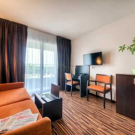 Hotell Zenitude Parc L Escale